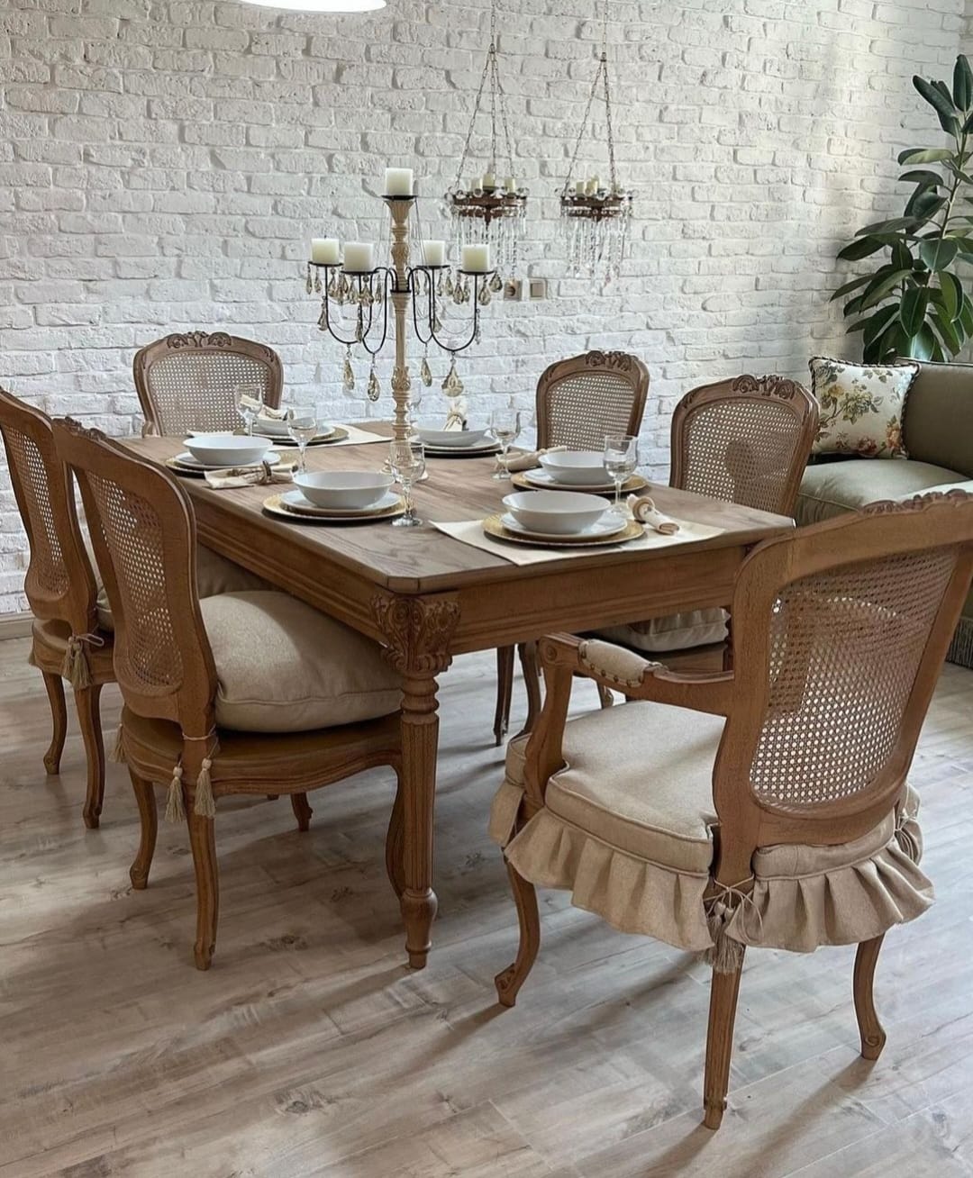 Sidqa Victorian French Era 6-Seater Dining Set with Skirted Head Chairs