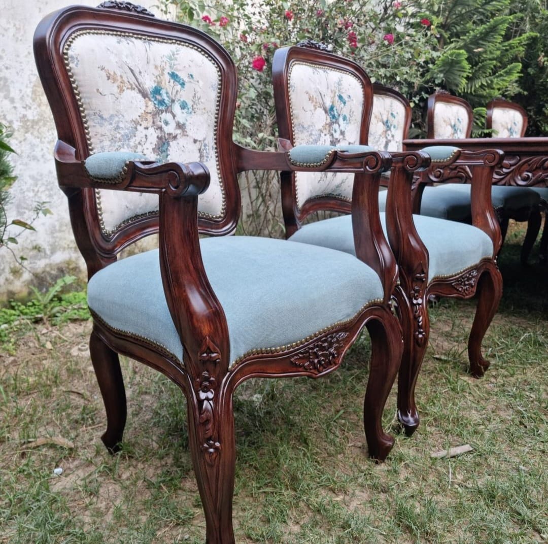 Sidqa Vintage Charm 8-Seater Mahogany Dining Set with Blue Chairs