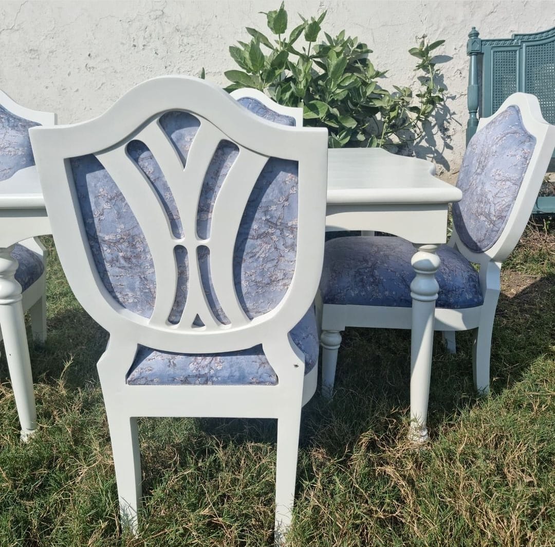 Contemporary Elegance 4-Seater Dining Set with Unique White Table